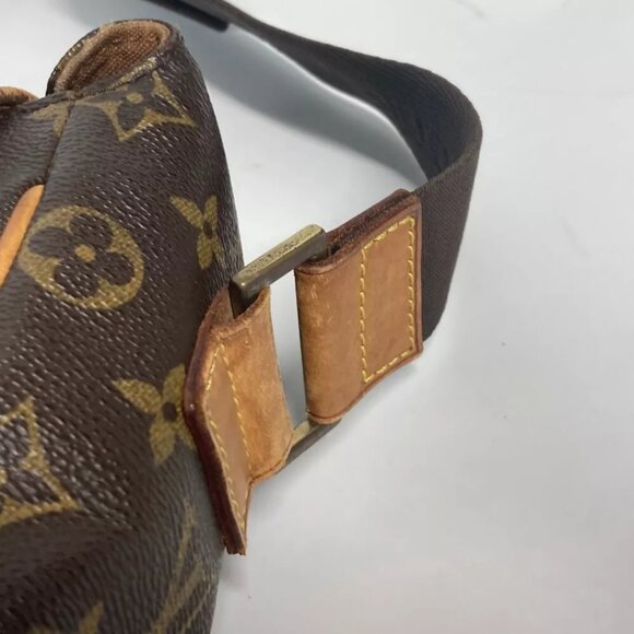 LOUIS VUITTON Monogram Valmy GM Messenger - Picture 9 of 14